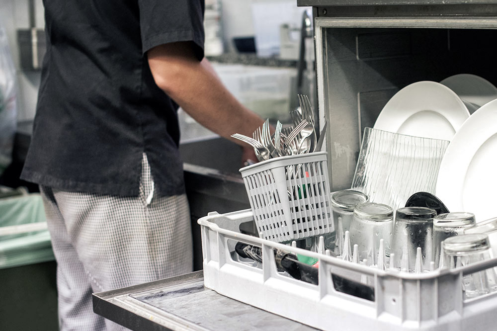 Commercial Kitchen Sinks and Dishwashers